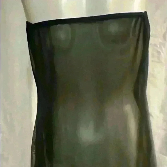 Pearls and Sheer Elegant strapless lingerie - Picture 6 of 7